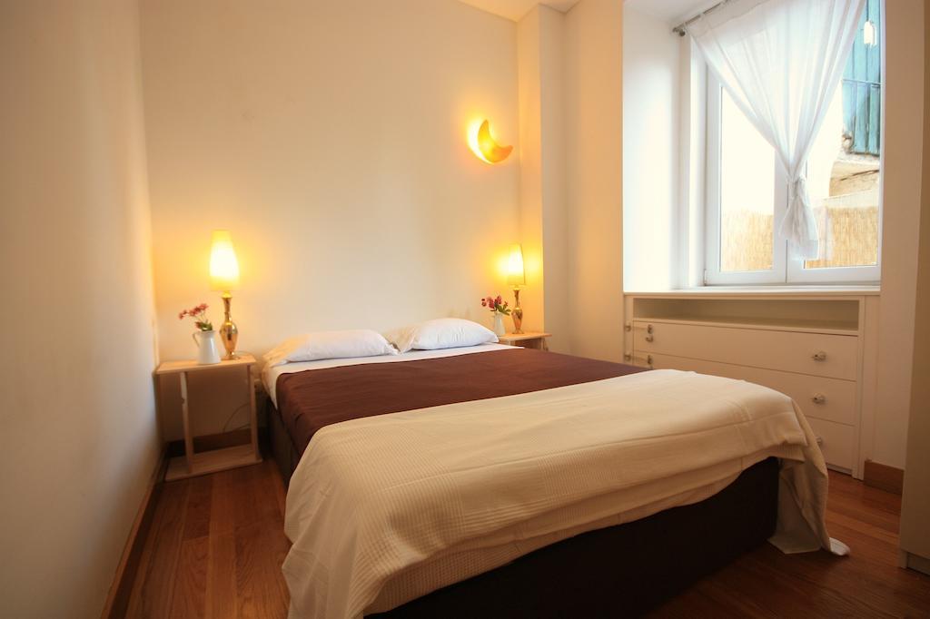 Myplace - Lisbon - Camoes Lägenhet Rum bild